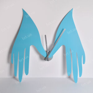 Гарний годинник у формі крил на стіну