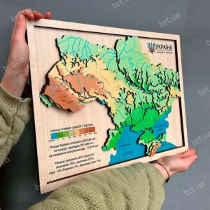 Рельєфна карта України з дерева