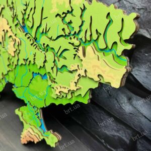 Фрагмент фігурної мапи України з шести шарів дерева