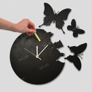 Настінний крейдяний годинник з метеликами