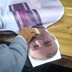 Накочування плівки на вирізану фігуру з пластику